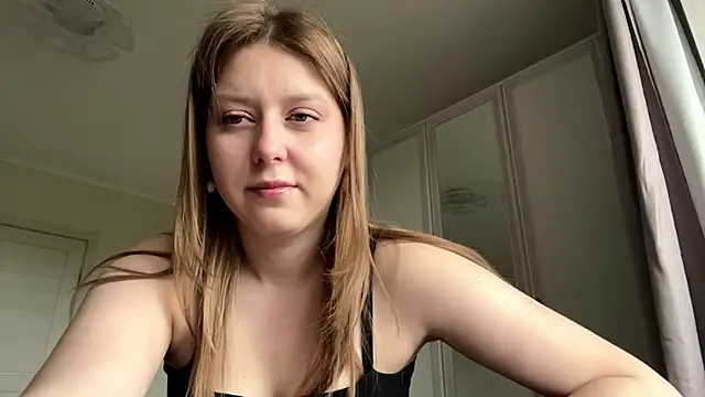 Snapshot of HeyItsAgata chatting on May 23, 10:19 am HeyItsAgata online show from May 23, 10:19 am
