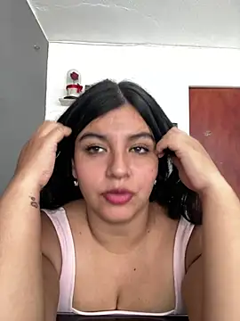 Sofiaa Bloom online show from May 30, 4:15 pm