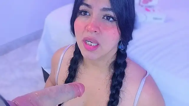 Snapshot of Sofiaa_Bloom chatting on June 26, 6:34 pm Sofiaa Bloom online show from June 26, 6:34 pm