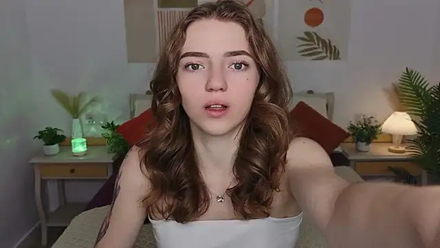 Snapshot of TayloryStar chatting on July 7, 8:07 am TayloryStar online show from July 7, 8:07 am