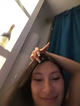 Snapshot of Queen_Jen chatting on May 29, 8:12 am Queen Jen online show from May 29, 8:12 am
