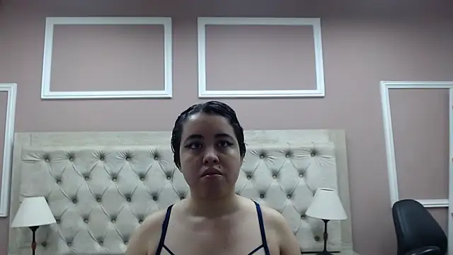 Snapshot of nia_taylorX chatting on May 20, 1:06 pm nia taylorX online show from May 20, 1:06 pm