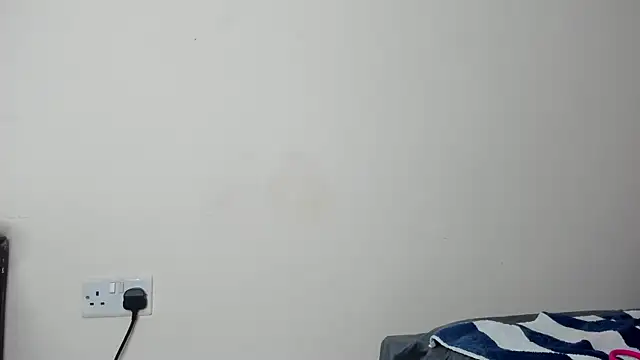 Snapshot of Real_Slim_Thick chatting on May 23, 5:23 am Real Slim Thick online show from May 23, 5:23 am