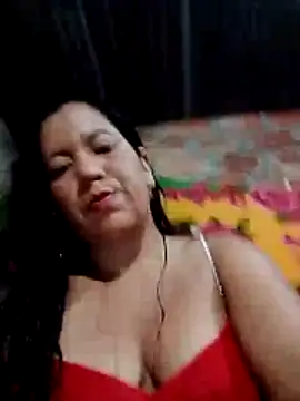 Snapshot of Valentina-Noir chatting on June 5, 3:24 am Valentina-Noir online show from June 5, 3:24 am