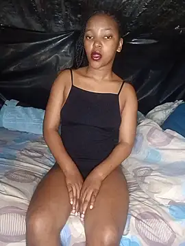 Snapshot of SexySisa chatting on July 18, 9:02 am SexySisa online show from July 18, 9:02 am