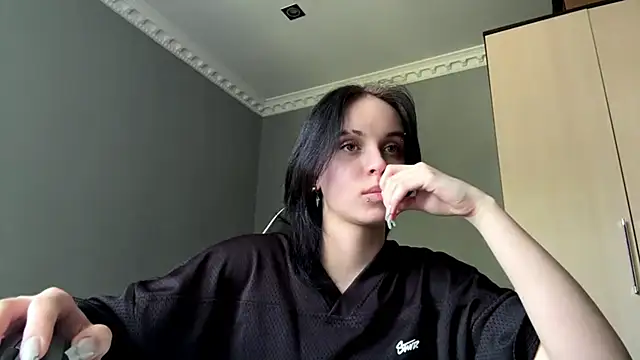 Snapshot of illiebilish chatting on May 28, 8:33 am illiebilish online show from May 28, 8:33 am