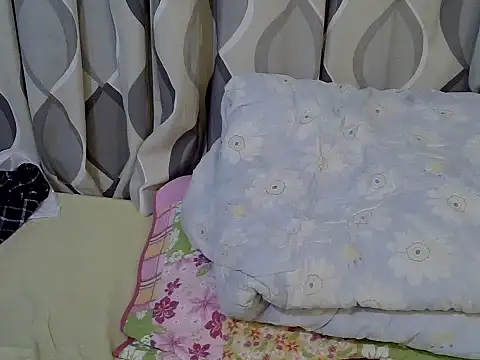 Snapshot of cute_gee5 chatting on May 25, 10:21 am cute gee5 online show from May 25, 10:21 am