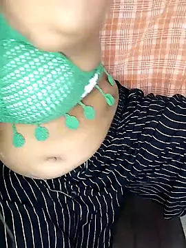 Snapshot of Tamil_Hot_Kulfi chatting on May 17, 4:36 pm Tamil Hot Kulfi online show from May 17, 4:36 pm