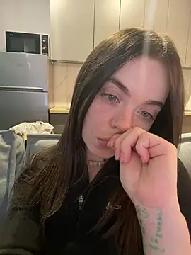Snapshot of summerDESIRE chatting on May 17, 12:56 pm summerDESIRE online show from May 17, 12:56 pm