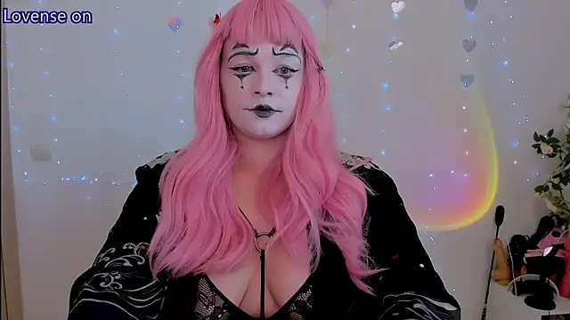 Snapshot of evilla_brill_ chatting on May 25, 10:10 am evilla brill online show from May 25, 10:10 am