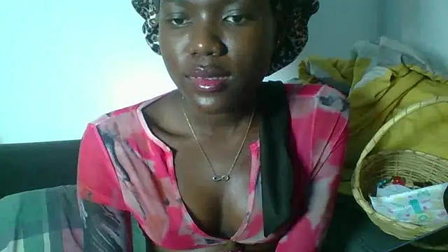 Snapshot of Ebony-Candy chatting on May 23, 8:57 pm Ebony-Candy online show from May 23, 8:57 pm