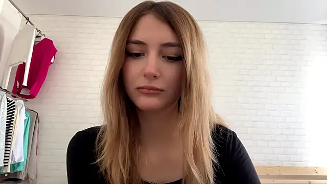 CicelyScolnik online show from May 30, 9:39 am
