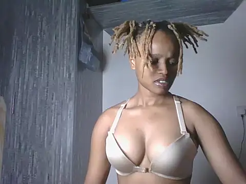 Snapshot of Tempting_Ebony chatting on June 6, 2:16 am Tempting Ebony online show from June 6, 2:16 am