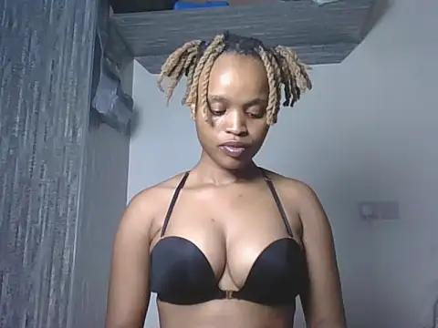 Snapshot of Tempting_Ebony chatting on July 7, 8:02 pm Tempting Ebony online show from July 7, 8:02 pm