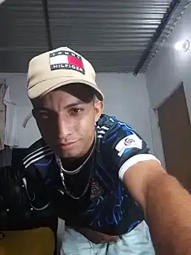 soymartinez2004 online show from August 9, 3:55 am