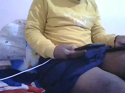 Snapshot of queenm5 chatting on July 14, 3:33 am queenm5 online show from July 14, 3:33 am