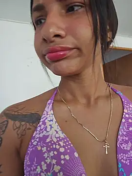 Snapshot of Andra_Barcelo chatting on May 31, 1:29 pm Andra Barcelo online show from May 31, 1:29 pm