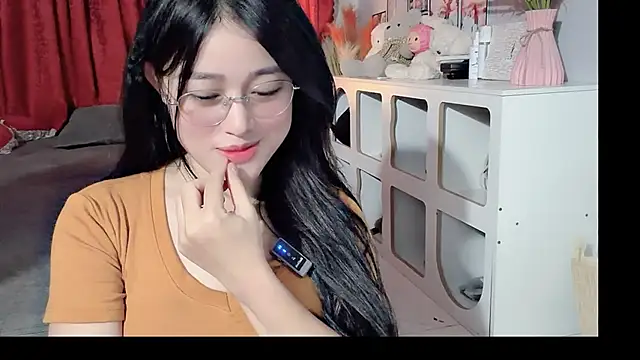 Snapshot of Bee-Cherry chatting on May 25, 5:24 am Bee-Cherry online show from May 25, 5:24 am