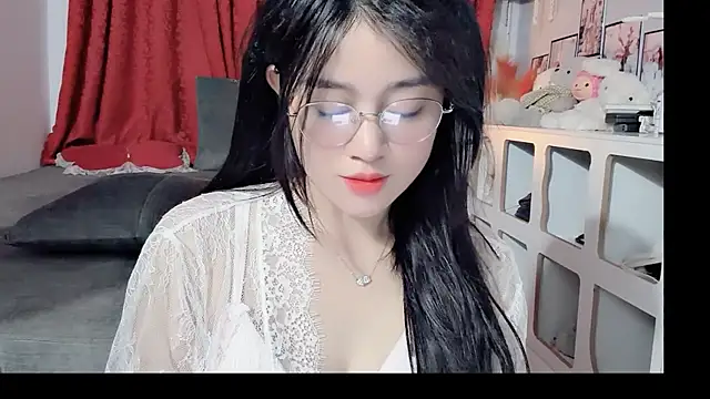 Snapshot of Bee-Cherry chatting on June 1, 6:26 am Bee-Cherry online show from June 1, 6:26 am