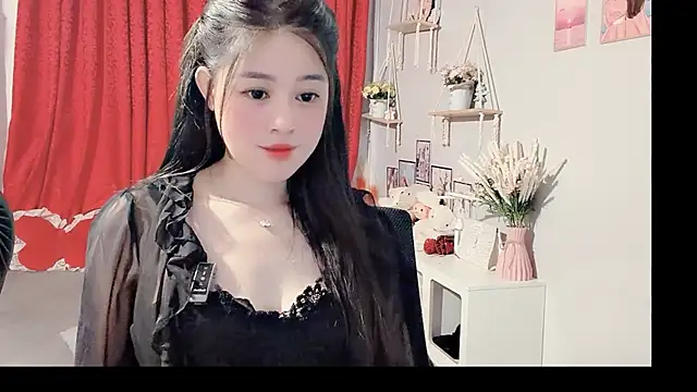 Snapshot of Bee-Cherry chatting on June 5, 5:58 am Bee-Cherry online show from June 5, 5:58 am