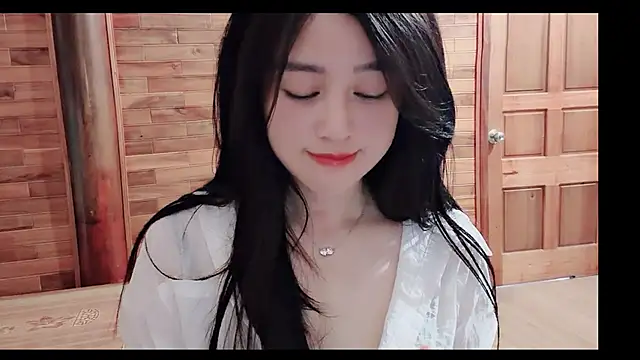 Snapshot of Bee-Cherry chatting on June 14, 10:17 am Bee-Cherry online show from June 14, 10:17 am
