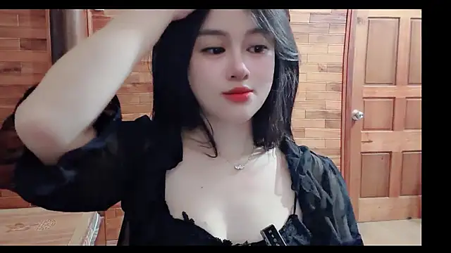 Snapshot of Bee-Cherry chatting on June 15, 6:59 am Bee-Cherry online show from June 15, 6:59 am