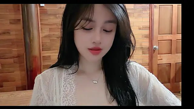 Snapshot of Bee-Cherry chatting on June 18, 9:25 am Bee-Cherry online show from June 18, 9:25 am