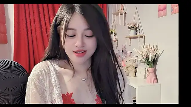 Snapshot of Bee-Cherry chatting on June 24, 6:29 pm Bee-Cherry online show from June 24, 6:29 pm
