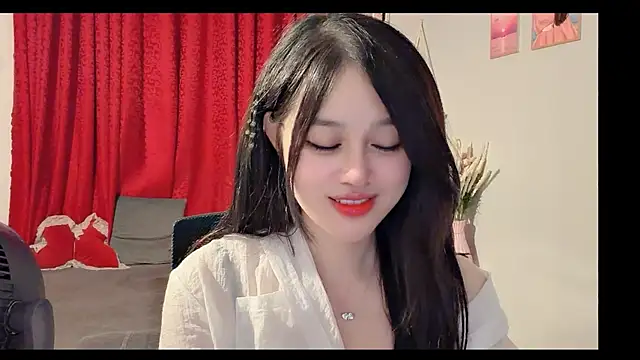 Snapshot of Bee-Cherry chatting on July 4, 6:03 pm Bee-Cherry online show from July 4, 6:03 pm
