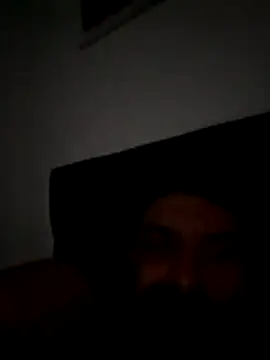 Snapshot of vahy43 chatting on May 24, 11:21 pm vahy43 online show from May 24, 11:21 pm