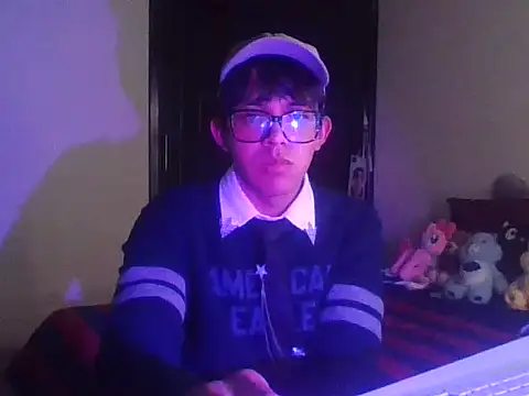 Snapshot of itssasan chatting on May 22, 3:02 am itssasan online show from May 22, 3:02 am