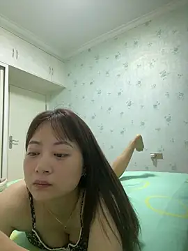Snapshot of CRROO-AA chatting on June 17, 7:22 am CRROO-AA online show from June 17, 7:22 am