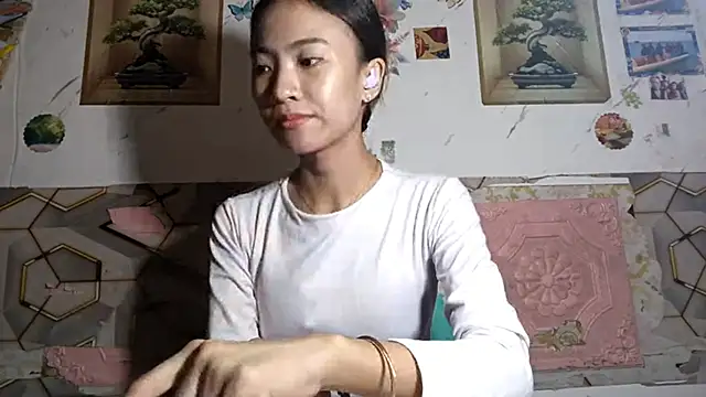 Snapshot of DeeannGunby chatting on May 28, 4:48 pm DeeannGunby online show from May 28, 4:48 pm