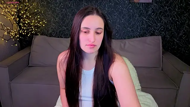 Elizabet Colllins online show from July 8, 1:43 am