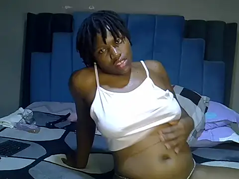 Snapshot of melanin_moon chatting on June 14, 2:24 am melanin moon online show from June 14, 2:24 am