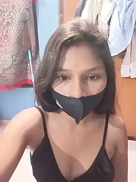 Snapshot of Naughty-Savi chatting on June 17, 6:31 pm Naughty-Savi online show from June 17, 6:31 pm