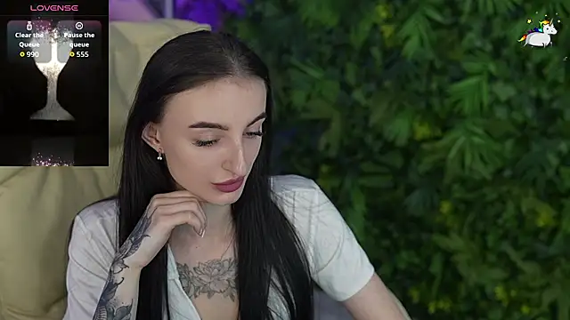 EmilyyMoon online show from May 27, 11:18 am