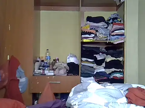 pretty jazminee1 online show from May 28, 5:27 am