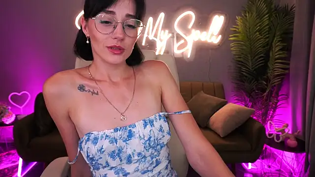 Snapshot of EviiLune chatting on July 31, 8:41 pm EviiLune online show from July 31, 8:41 pm