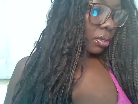 Snapshot of african_pretty_ chatting on May 22, 6:13 pm african pretty online show from May 22, 6:13 pm