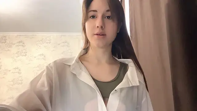 Snapshot of NisanaUwu chatting on May 23, 9:57 am NisanaUwu online show from May 23, 9:57 am