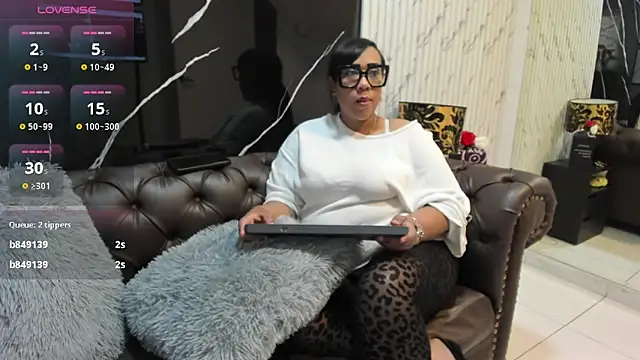 OliviaWilliamm online show from June 3, 11:24 am