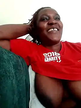 Snapshot of Queeny12 chatting on June 23, 10:57 am Queeny12 online show from June 23, 10:57 am