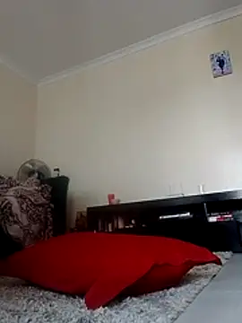 Snapshot of Queeny12 chatting on July 16, 8:09 am Queeny12 online show from July 16, 8:09 am