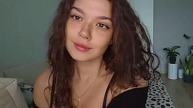 Snapshot of Vicki_queen chatting on July 13, 5:10 am Vicki queen online show from July 13, 5:10 am