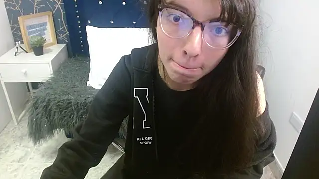 Snapshot of Allyshon_ chatting on May 25, 7:53 pm Allyshon online show from May 25, 7:53 pm