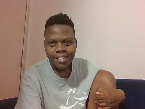 Snapshot of preety_ebony23 chatting on May 23, 10:52 am preety ebony23 online show from May 23, 10:52 am