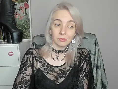 velvetanne online show from June 12, 6:45 am