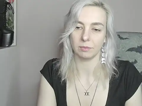 velvetanne online show from July 13, 6:38 am