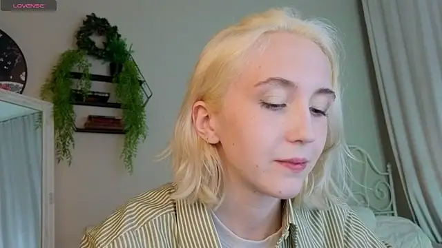 Elen  Moore online show from May 29, 4:16 pm